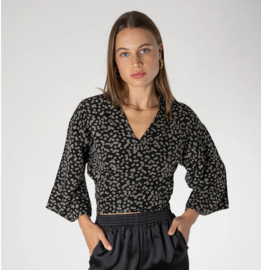 Tiltil Sunny top black flower dot