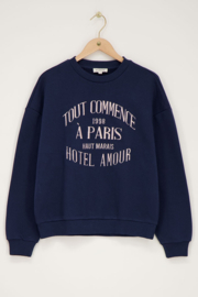 My Jewellery donkerblauwe sweater "Hotel amour"