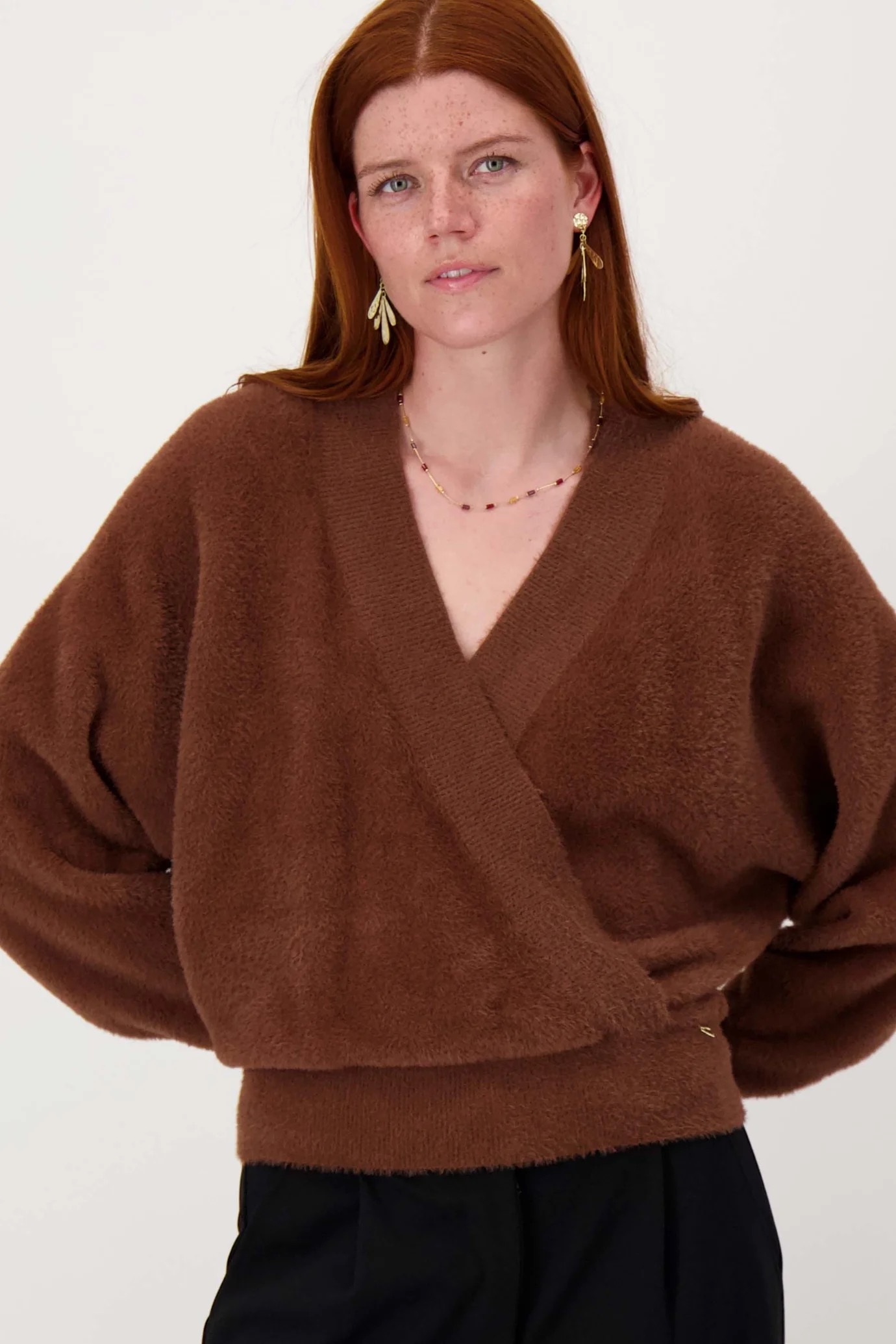 zusss wikkel trui in fluffy garen mid brown
