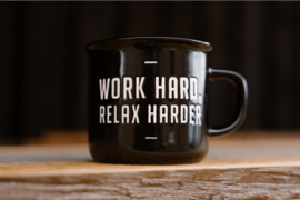 prospectt Jens living retro mok zwart "work hard, relax harder"