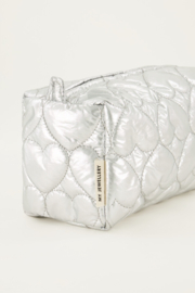 My jewellery Zilverkleurige toilettas met padded hartjes