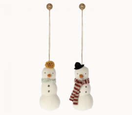 Maileg sneeuwpop hangers in koffertje