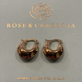 rose en camellia oorbellen rond