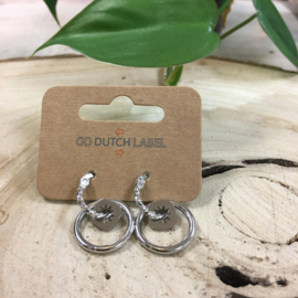 Go Dutch Label | oorbellen gedraaid met hanger zilver.