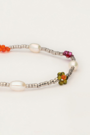 My jewellery Elastieken armband met multi kleur bloemen & zoetwaterparels zilver