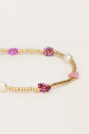 My jewellery Elastieken armband met roze bloemen & zoetwaterparels goud