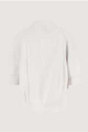 zusss vest met vleermuis mouwen met hart broche wit