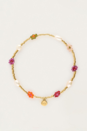 My jewellery Elastieken armband met multi kleur bloemen & zoetwaterparels goud