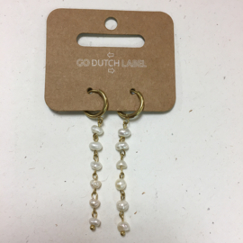 Go Dutch Label oorbellen | hangers parels lang goud.