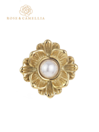 rose en camellia broche