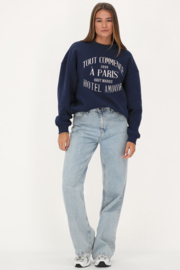My Jewellery donkerblauwe sweater "Hotel amour"