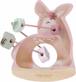 Little Dutch wiebeldier hert fairy garden