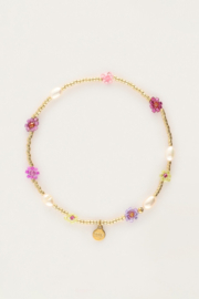My jewellery Elastieken armband met roze bloemen & zoetwaterparels goud