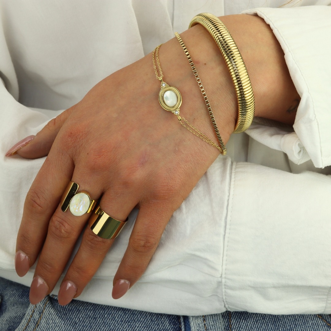 Camps & Camps Vintage Mother of Pearl Bracelet