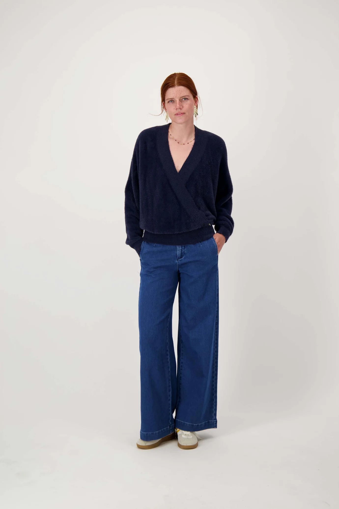 zusss wikkel trui in fluffy garen navy