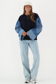 My jewellery Donkerblauwe sweater met denim mouwen