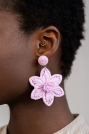My Jewellery Statement oorhangers met raffia bloem paars