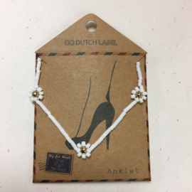 Go Dutch Label enkelbandje | witte bloemetjes  goud.