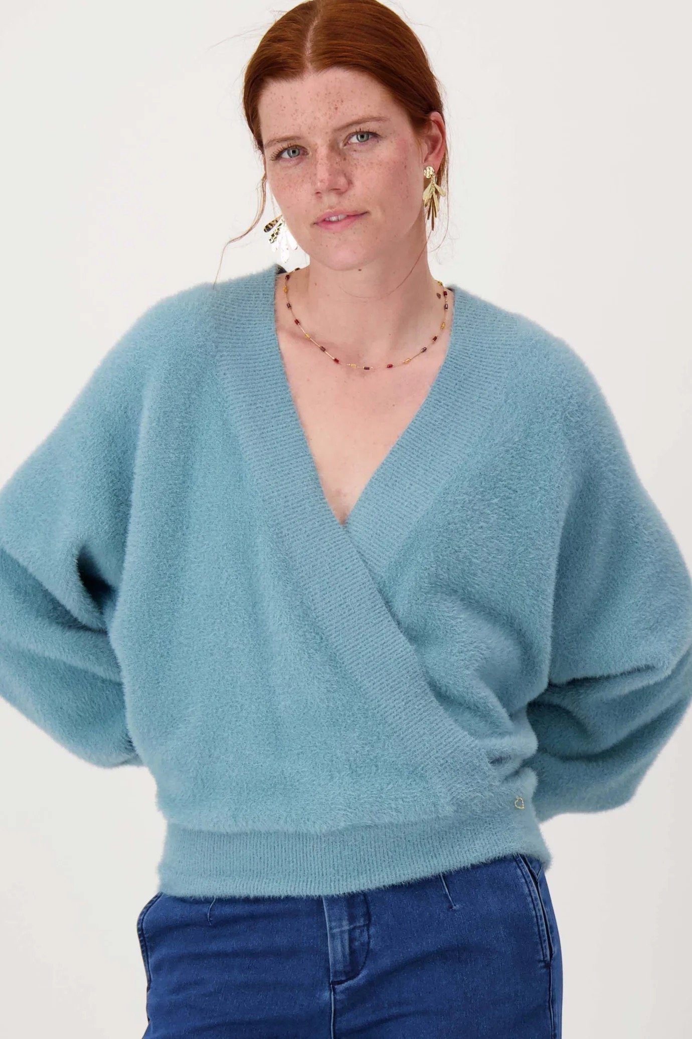 zusss wikkel trui in fluffy garen grey blue