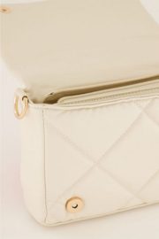 My jewellery tas | creme kleurige gewatteerde schoudertas