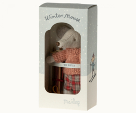 maileg muis grote zus | wintermuis met ski's