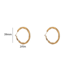 Go Dutch Label oorbellen dented hollow hoop - 14k