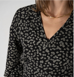 Tiltil Sunny top black flower dot