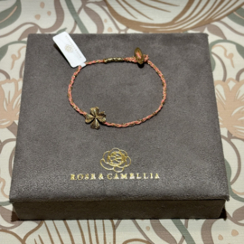 rose & camellia armband klaver touwtje koraal goud