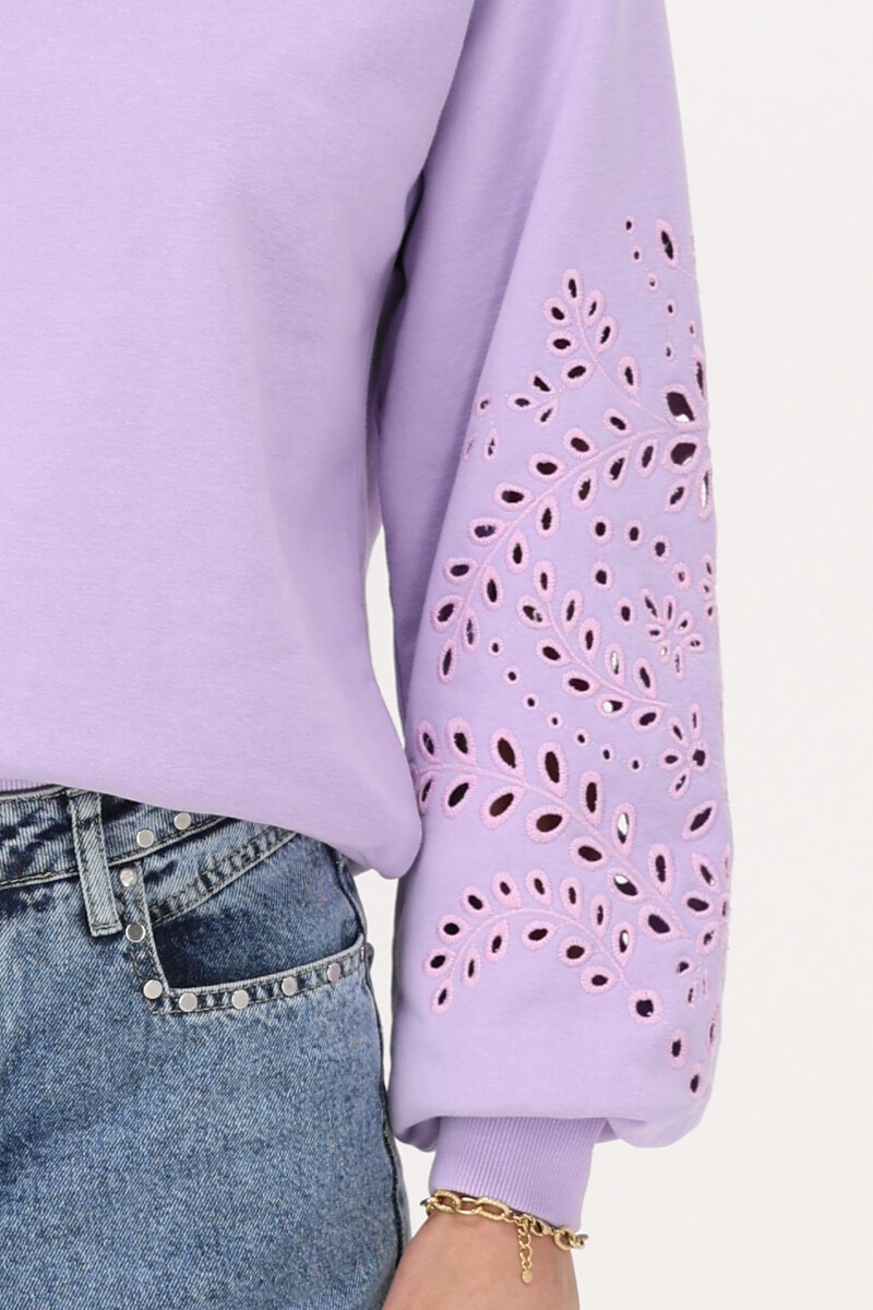 My Jewellery Lila sweater met embroidery details