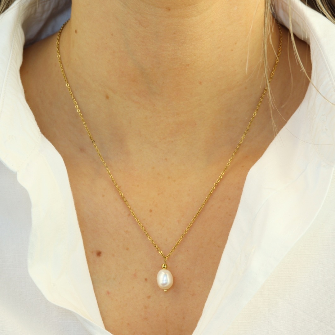 Camps & Camps Oval Pearl Necklace