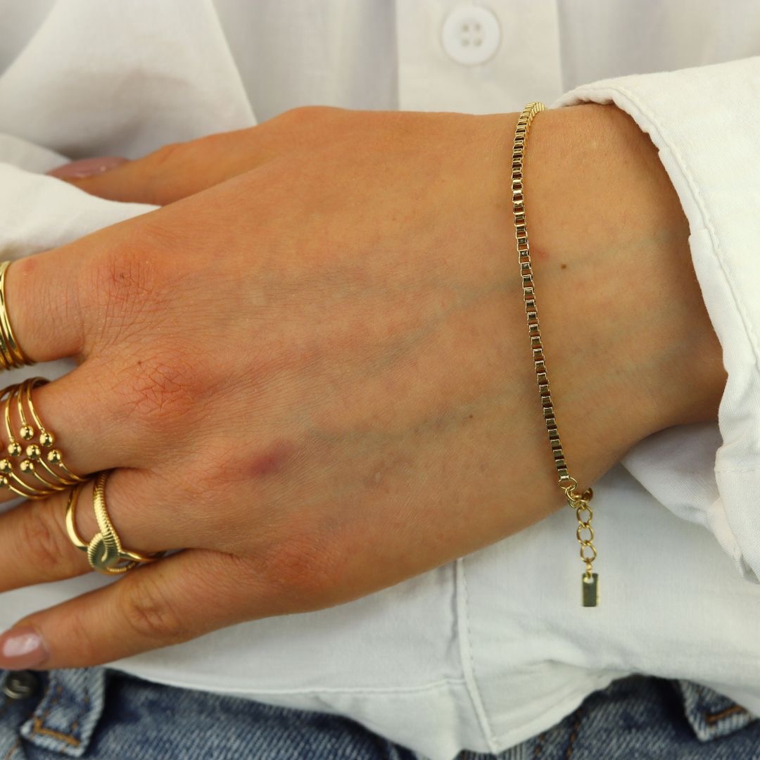 Camps & Camps Golden Minimalist Bracelet