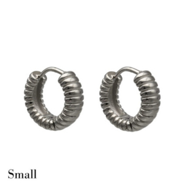 camps & camps oorbellen Small Lined Creole zilver