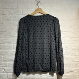 zusss wikkeltop met blockprint donkerblauw/grijs