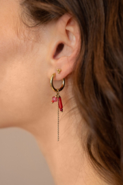 My Jewellery oorbellen Sunrocks oorringen met rode stenen & balletjes goud