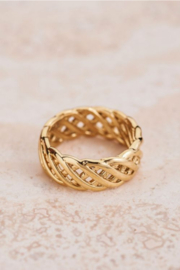My jewellery ring | goud iconic brede ring met patroon.