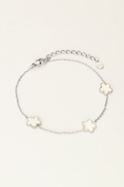 My Jewellery Minimalistische armband met drie parelmoer bloemen zilver
