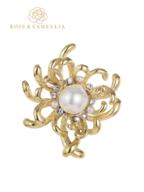 rose en camellia broche