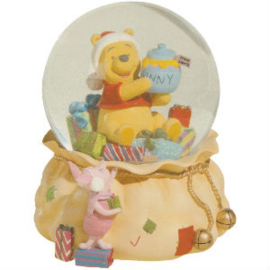 Pooh & Friends - Smackeral From Santa Snowglobe