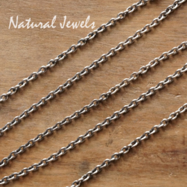 Oval silver chain necklace