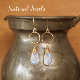 xxx - verkocht - xxx Maansteen oorbellen goud