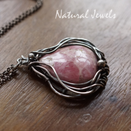 Zilveren hanger roze edelsteen