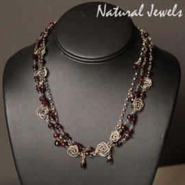 Necklace Roses and Garnet