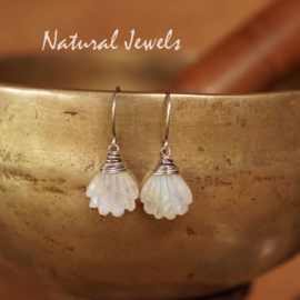 Zilveren Maansteen oorbellen bloemetje