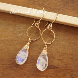 xxx - verkocht - xxx Maansteen oorbellen goud