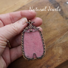 Gouden hanger roze edelsteen
