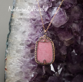 Gouden hanger roze edelsteen