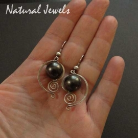 elegant Bronze Shell Pearls