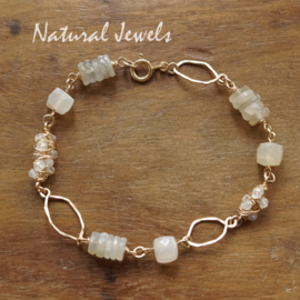Maansteen beige armband