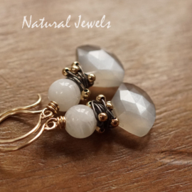 xxx - verkocht - xxx Oorbellen grijze Maansteen