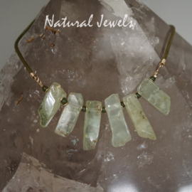 Groene edelsteen ketting goud